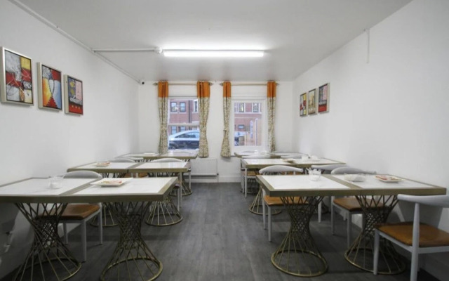 OYO Greenleafe Hotel