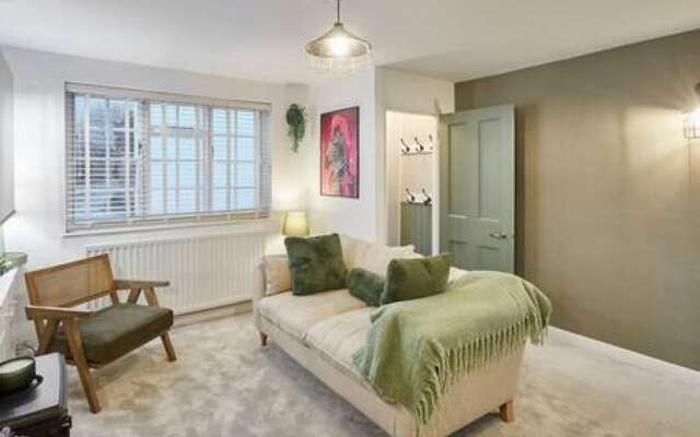 Host Stay Bentley Wynd