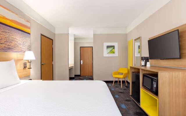 Days Inn by Wyndham Kansas City International Airport