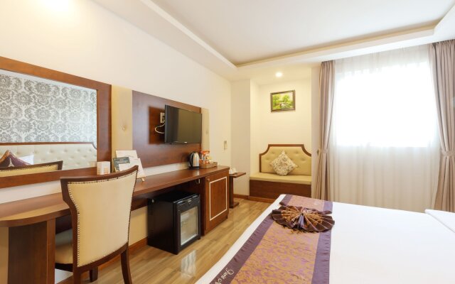 Paris Nha Trang Hotel & Apartment