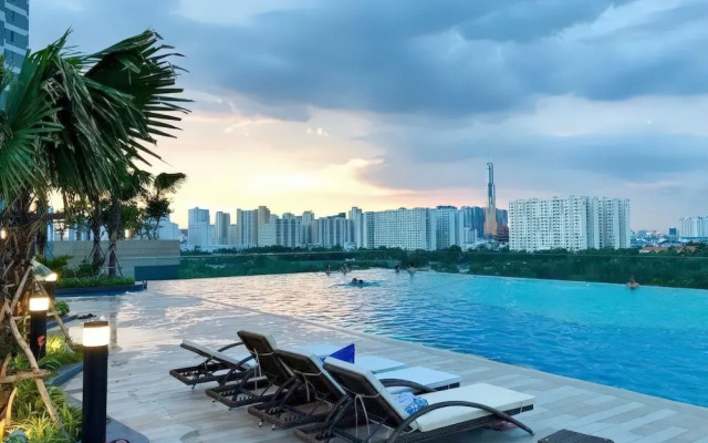 The Sun Avenue - Lalaland & Chill Sky Pool