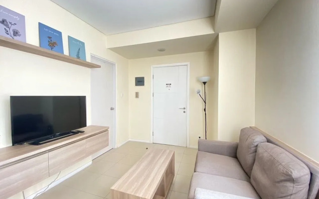 Spacious Corner 2Br Apartment At Parahyangan Residence