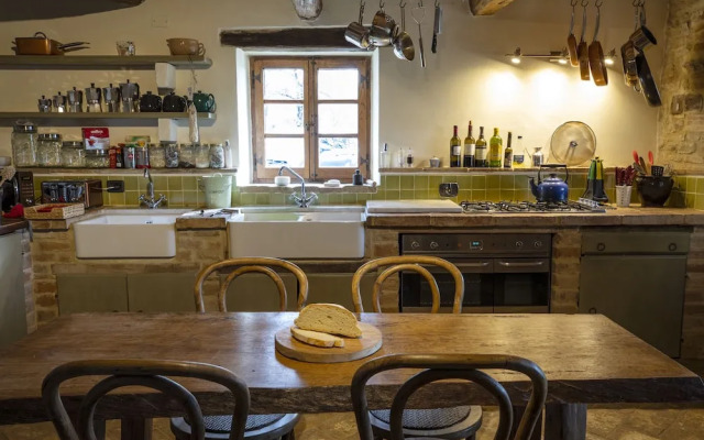 Umbrian Villa Retreat in Pietralunga With a Pool