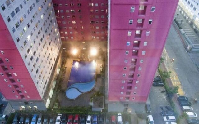 Apartment Green Pramuka by Vincent