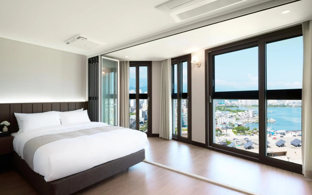 The Hotel Sokcho by Best Western Signature Collection