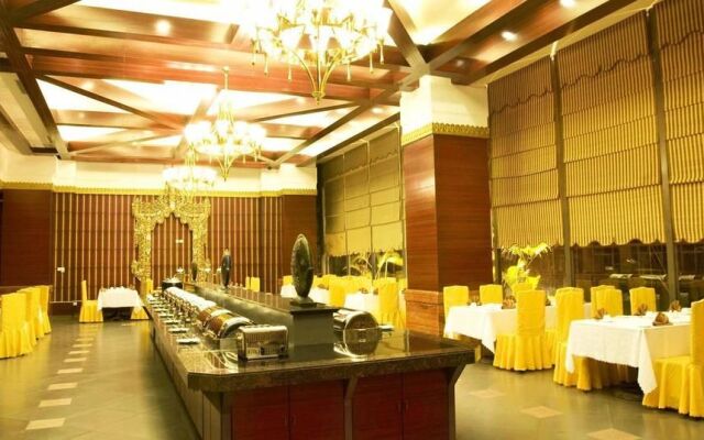Xishuangbanna Golden Zone Hotel