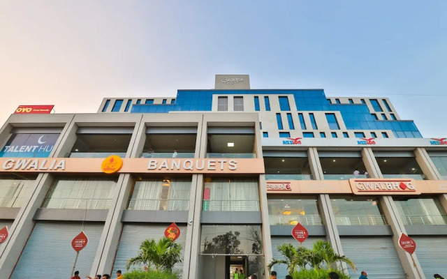 OYO 22673 Hotel Suncity