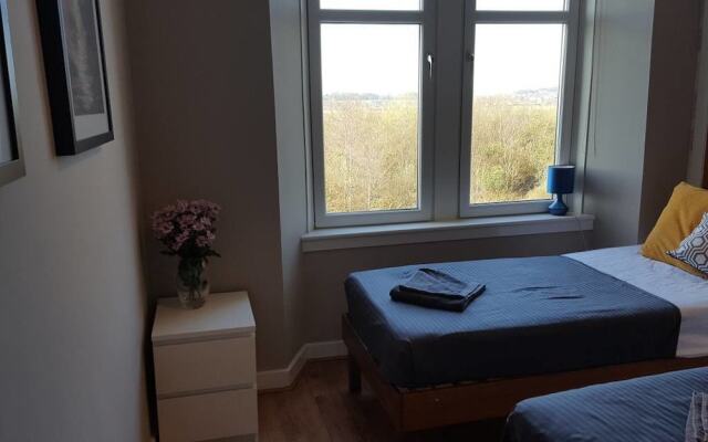 Dragon - Dumbarton Apartment 2 Bedroom Home