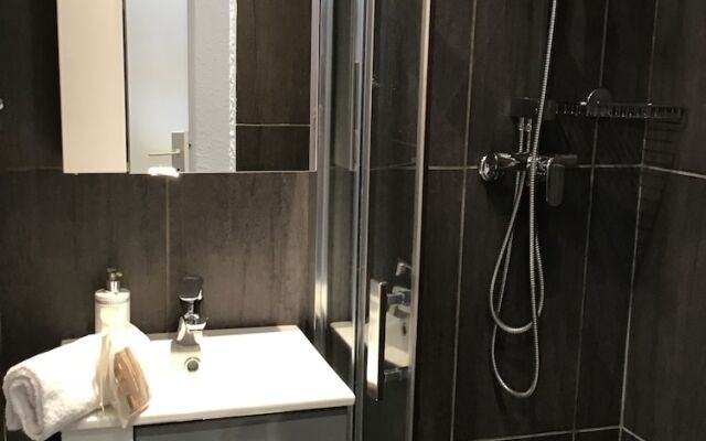 Studio in upscale residence by Weekome
