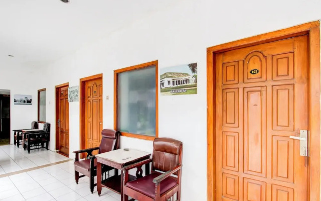 Collection O Jalan Slamet Riyadi Near Kampung Batik Kauman Formerly Hotel Grand Kota