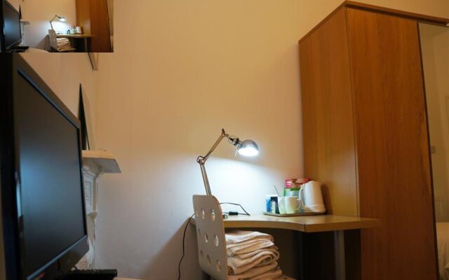 At-Home Bed & Breakfast Ealing