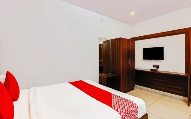 OYO 29131 Hotel MN Grand