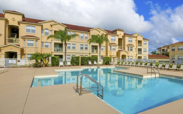 Cresent Moon by VillaDirect