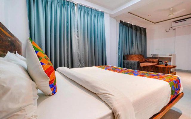Fabhotel Crystal Inn