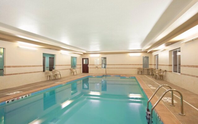 Pike Inn Le Roy - Bloomington Southeast Area