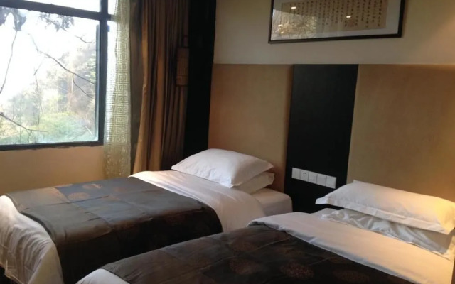 Wudangshan Dayue Hotel