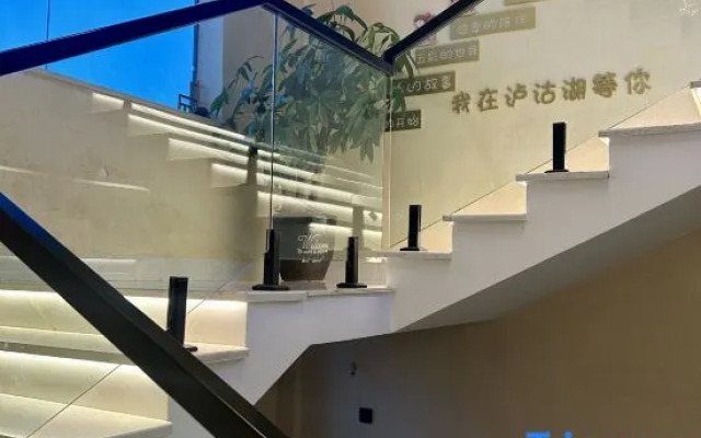 Lugu Lake Guantang Yixi Yishe Lake View Holiday Homestay