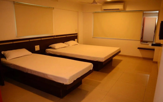 Hotel Palms Residency