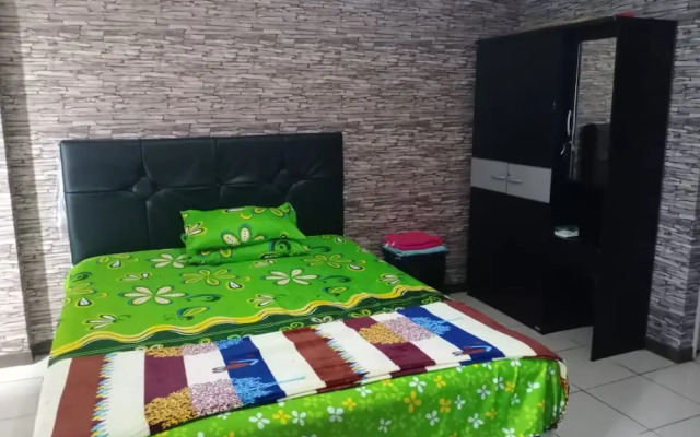 Bogor Valley by Lina Room