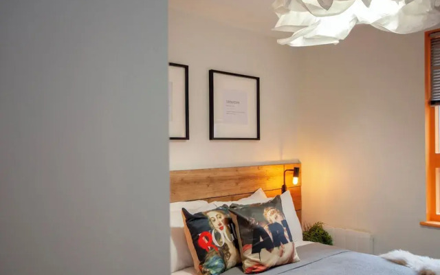 Higgihaus Cabot Mews Aparthotel