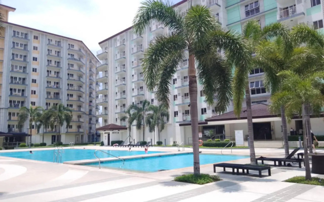 Paranaque SM-Sucat Field Res. Bldg 5, 2/F, 2BR with Balcony