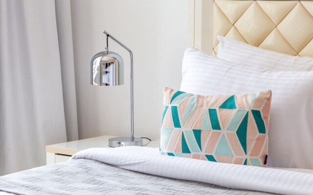 Premier 1BR Apartment in JLT - Sleeps 3!