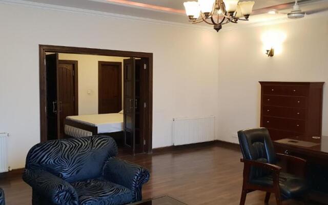 Reina Boutique Hotel - G9