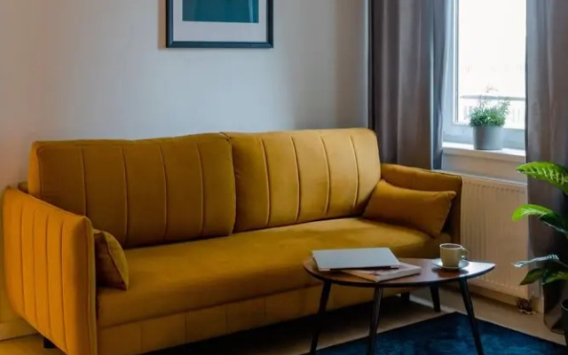 oompH Warsaw Downtown Atmospheric Apt