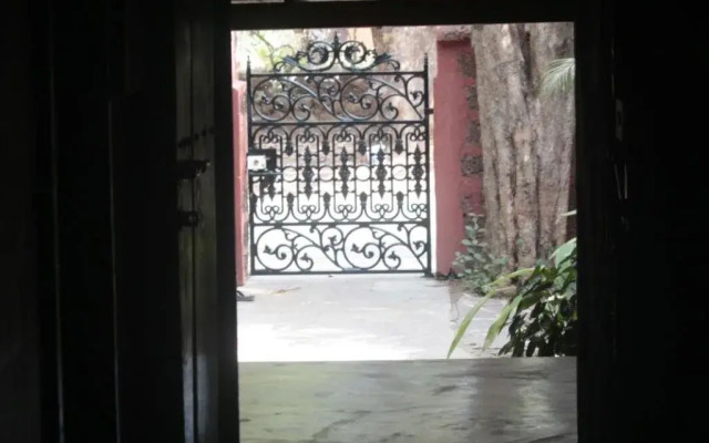 Chikoo House