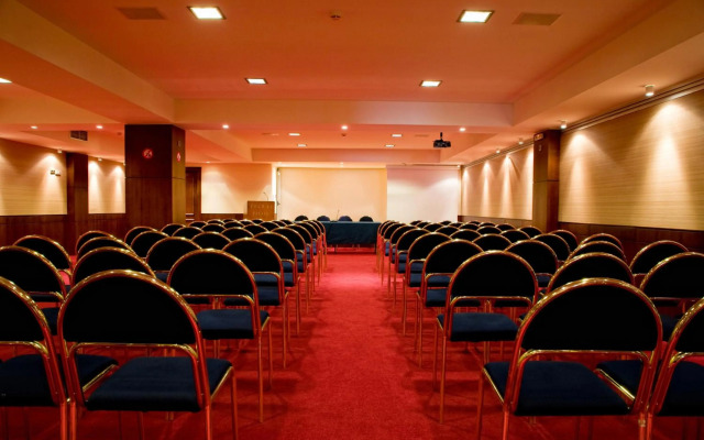 Pharae Palace Hotel