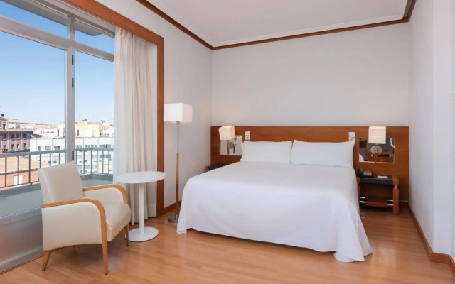 Hotel Madrid Plaza de España Affiliated by Meliá