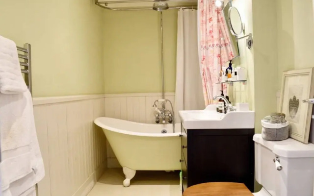 Decorated 1 Bedroom in Ladbroke Grove