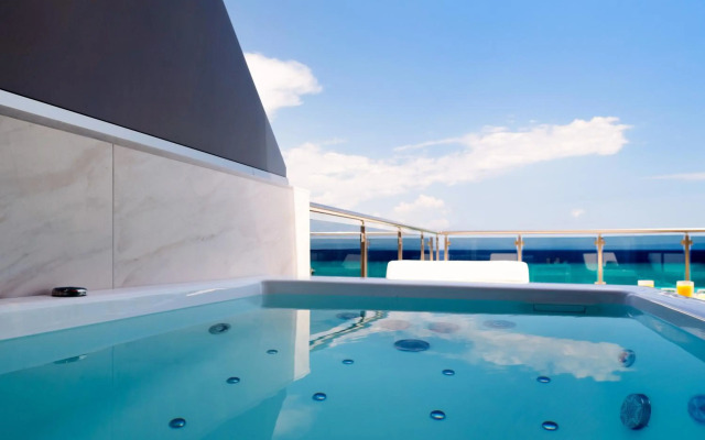 Sea Level Hotel