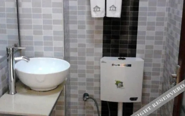 Hechi 1+1 Fashion Convenient Hotel