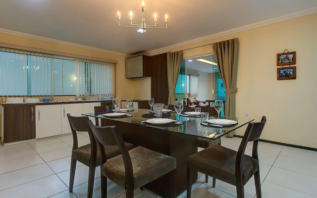 Casa Incrível na Praia de Tabuba by Carpediem