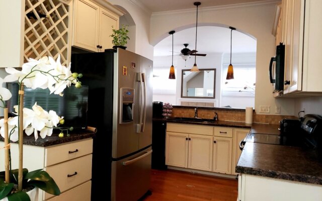 Applause Guest House