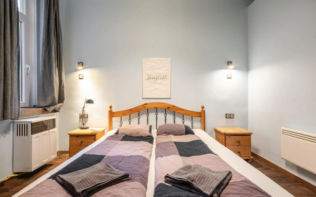 Oriental Deluxe 2R Apartment