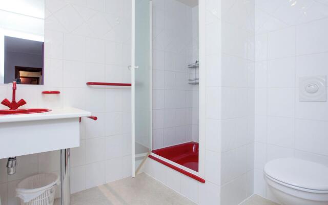 Spacious Holiday Home in Humain with Garden