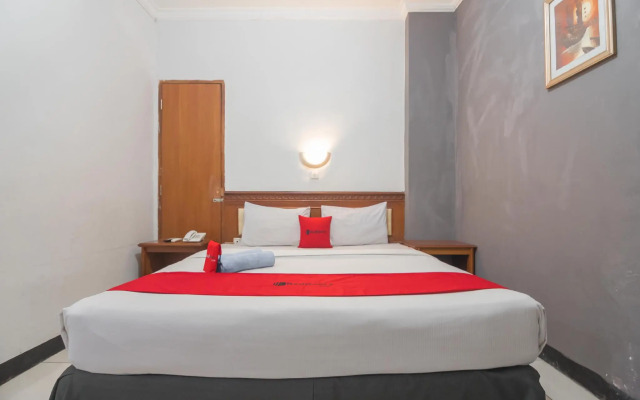 RedDoorz near Cihampelas Walk