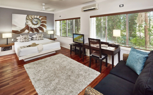 Alamanda Palm Cove by Lancemore