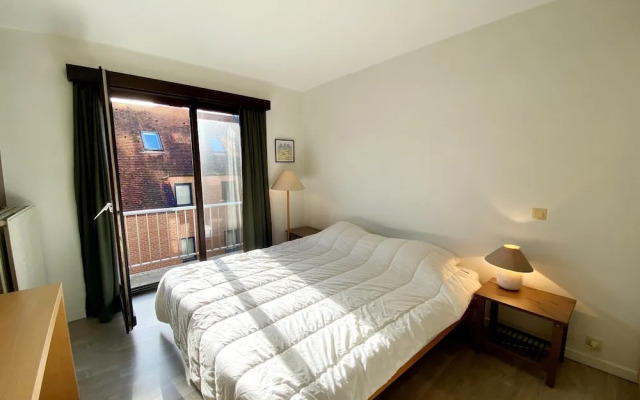 Apartment in Nieuwpoort by the Beach