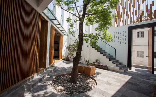 Dali Xi Yue Shen Cang Inn