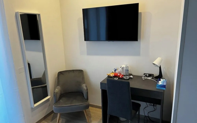 Love4Rome Guest House