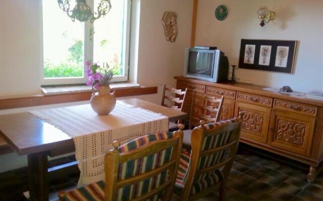 Spacious Holiday House Hana, Sleeps 12