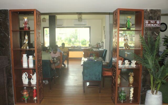 Hotel Ambica Katra