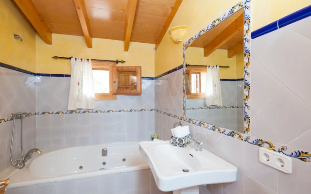 Can Rovey in Inca With 4 Bedrooms and 4 Bathrooms
