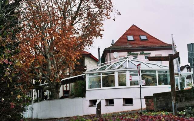 Angelis Pension - Restaurant zum grunen Baum