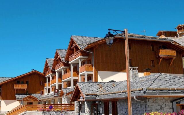 Rustic apartment with dishwasher, located in Valmeinie