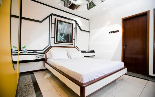 Rivieras Motel - Adults Only