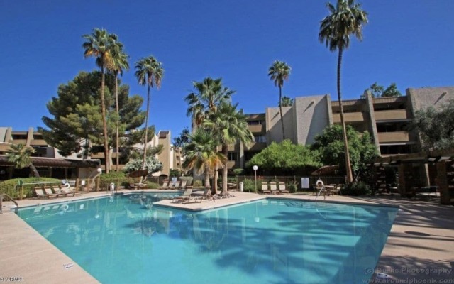WanderJaunt Henley 1BR Scottsdale